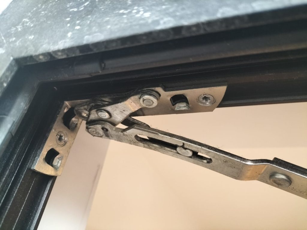 REPARATION CHASSIS ALU 1330 RIXENSART 30 MOTS